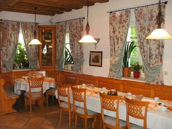 San Im Gasthof Mayd Hotell Erlangen Exteriör bild